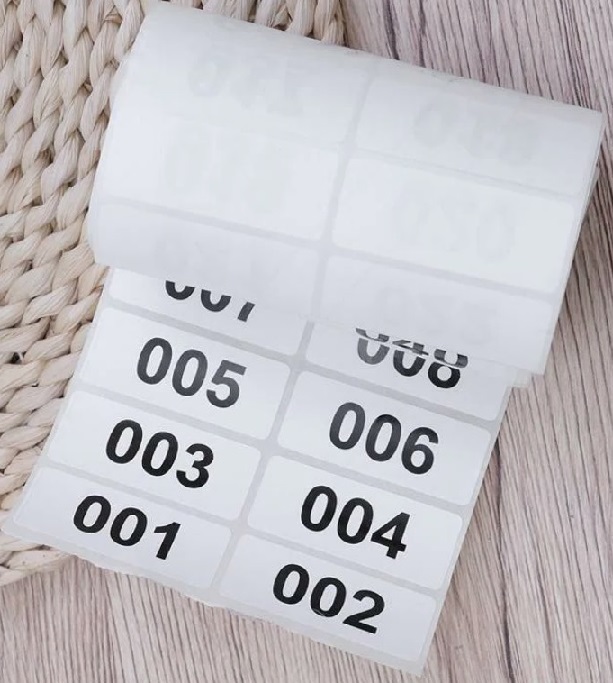 Инвентарные наклейки с печатью номера в два ручья в рулоне