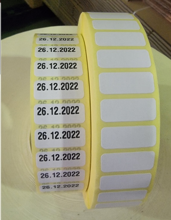 Печать самоклеящихся этикеток в рулоне маркировка датой